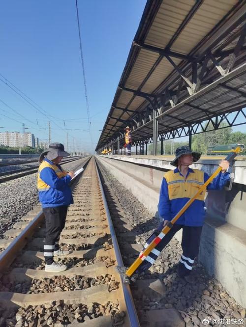 辽宁好网 铁路房建公寓段天桥限界测量的精密之道